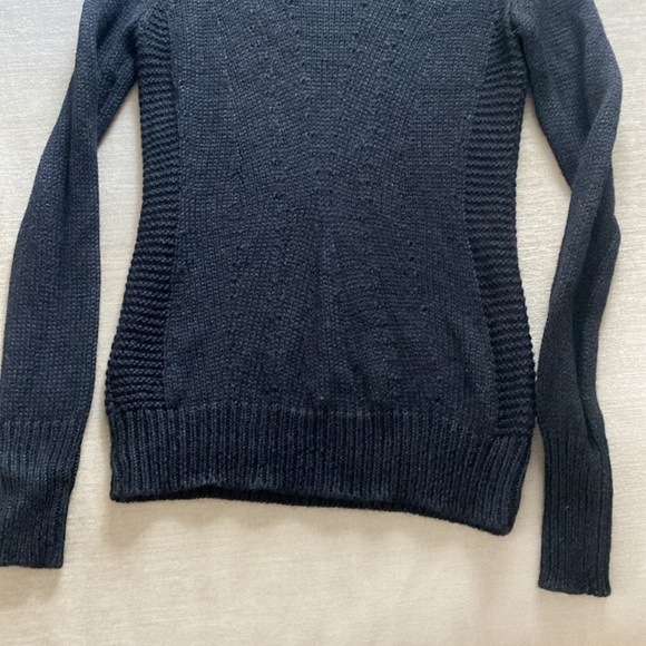 Theory Aleesna Leuna Silk Alpaca Blend Black Knit Button Shoulder Sweater Size M - Picture 7 of 13